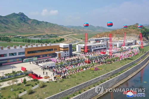 지난해 6월 북한 강원도 김화군 지방공업공장들 준공식 개최