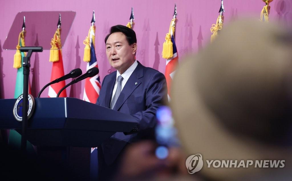 President Yoon Suk-yeol delivers remarks at a luncheon with veterans of the 1950-53 Korean War at Hotel Shilla in Seoul on June 24, 2022. (Yonhap)
