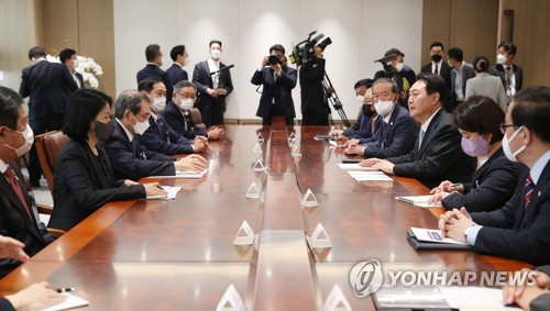 يون يدعو لبذل الجهود المشتركة لإرساء علاقات كورية يابانية موجهة نحو المستقبل