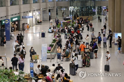 인천공항서 확진된 외국인 2명 중 1명, 열나도 증상신고 안했다