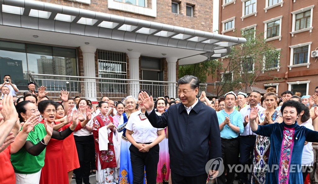 2022년 7월 8년 만에 두 번째 신장 방문한 시진핑 中 국가주석