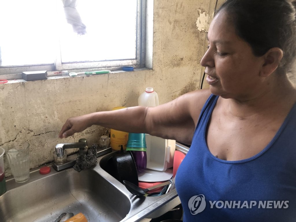 [기후위기현장을 가다] 수돗물 나오지 않는 멕시코 북부 가정집