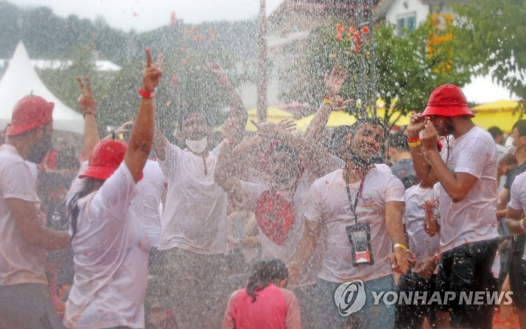 '토마토축제가 즐거워'