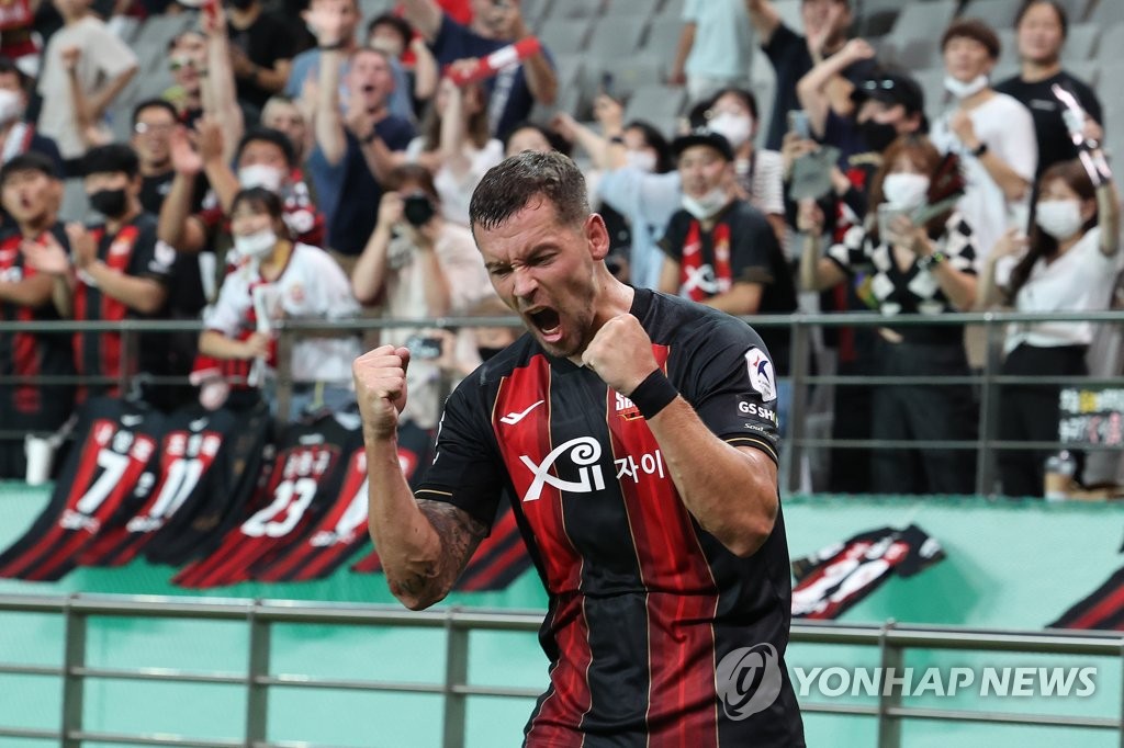 Stanislav Iljutcenko of FC Seoul celebrates his goal against Seongnam FC during the clubs' K League 1 match at Seoul World Cup Stadium in Seoul on Aug. 21, 2022. (Yonhap)