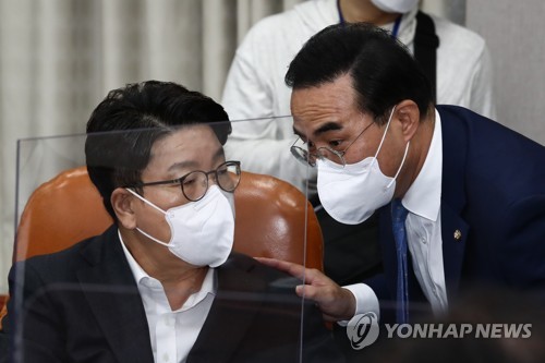 '尹 발언논란' 충돌에 운영위 파행…"거짓해명" vs "MBC 오보"