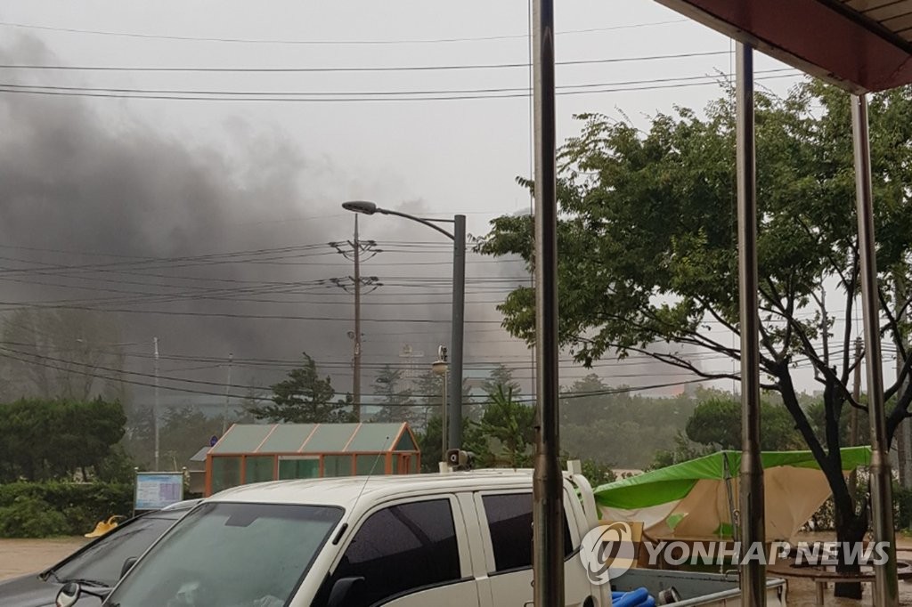 (2nd LD) Fires break out at POSCO plants in Pohang