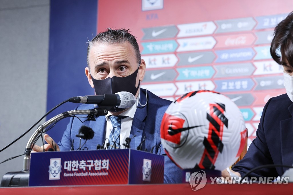 Paulo Bento, head coach of the South Korean men's national football team, speaks at a press conference at the Korea Football Association House in Seoul on Sept. 13, 2022, announcing his 26-man squad for friendly matches against Costa Rica and Cameroon. (Yonhap)
