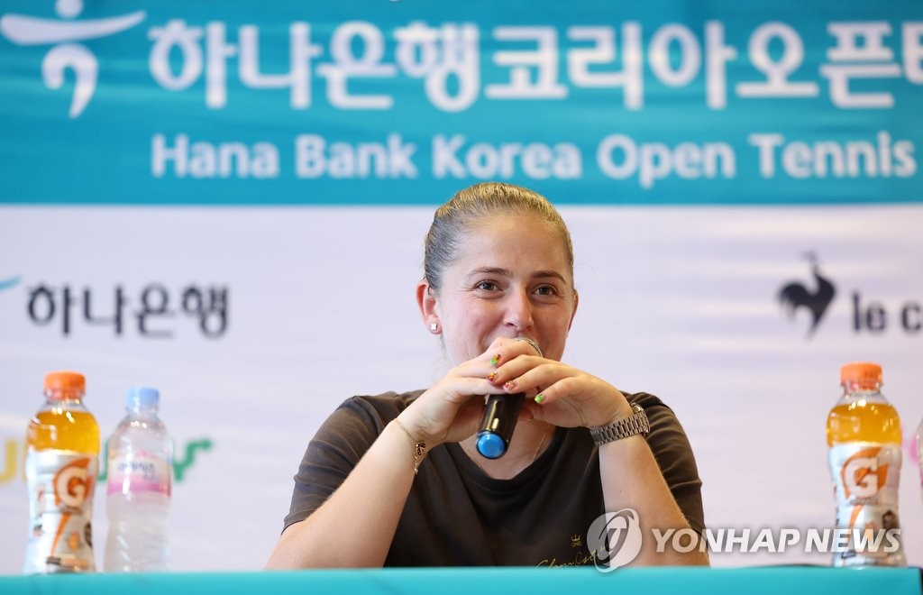 Latvian tennis player Jelena Ostapenko speaks at a press conference at Olympic Park Tennis Center in Seoul on Sept. 18, 2022, on the eve of the WTA Hana Bank Korea Open. (Yonhap)