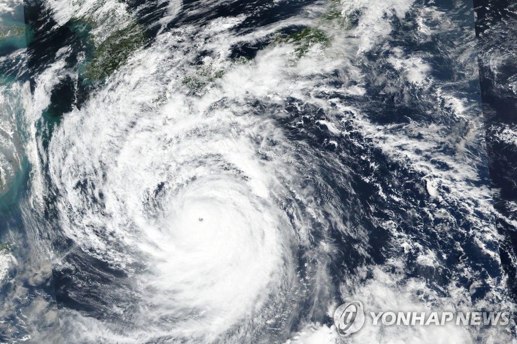 일본에 접근 중인 태풍 '난마돌'
