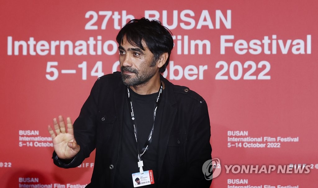مخرج فيلم «رائحة الرياح» الإيراني: الفيلم يحكي قصة الحزن وفرح الحياة