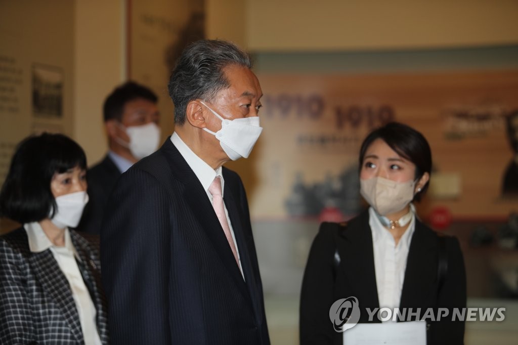 鳩山元首相　韓国・羅州の独立運動記念館を訪問