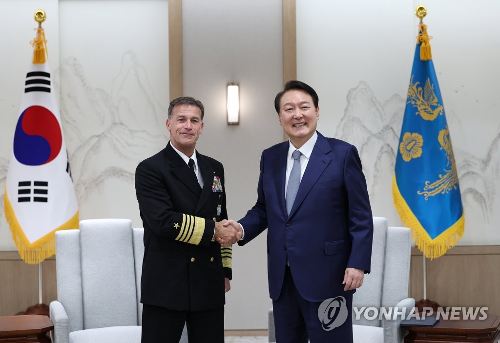 Yoon se reúne con el comandante del Comando Indopacífico ante los lanzamientos norcoreanos