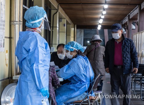 ［速報］韓国の新規コロナ感染者５万４７６６人　前週比約１．４万人増