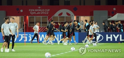 Qatar 2022 : l'équipe nationale effectue sa 1ère séance d'entraînement à Doha