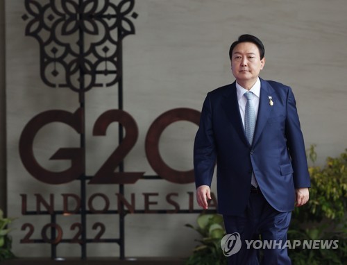(LEAD) Yoon to visit Indonesia, India for ASEAN, G20 summits