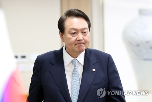 (URGENT) Grève des camionneurs : le président Yoon lance un ordre exécutif pour un retour au travail des transporteurs de ciment