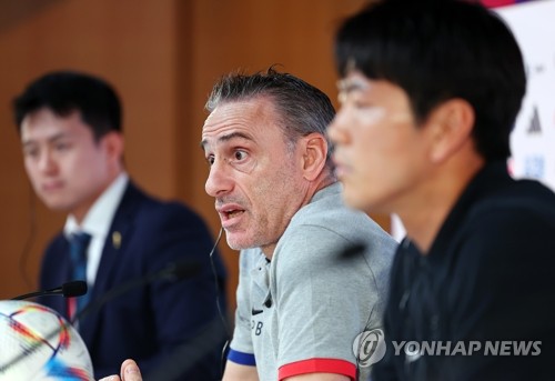 [월드컵] 벤투 감독 "김민재·황희찬, 포르투갈전 출전 불확실"(종합)