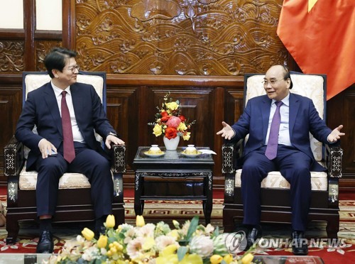 (لقاء يونهاب) الرئيس الفيتنامي يتعهد بدعم الشركات الكورية الجنوبية لتطوير علاقات اقتصادية "مربحة للجانبين"