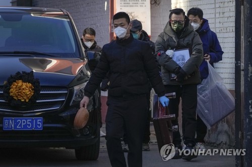 중국 정부 "최근 한달 코로나 관련 병원 내 사망 약 6만명"