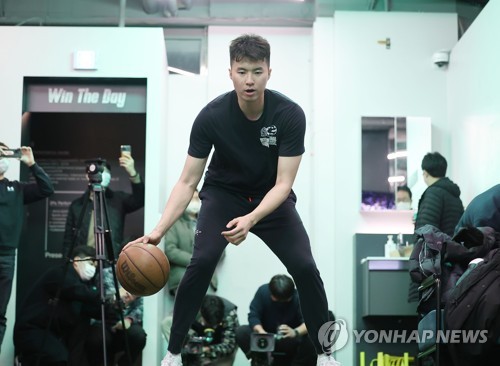S. Korean basketball player Lee Hyun-jung signs with G League team