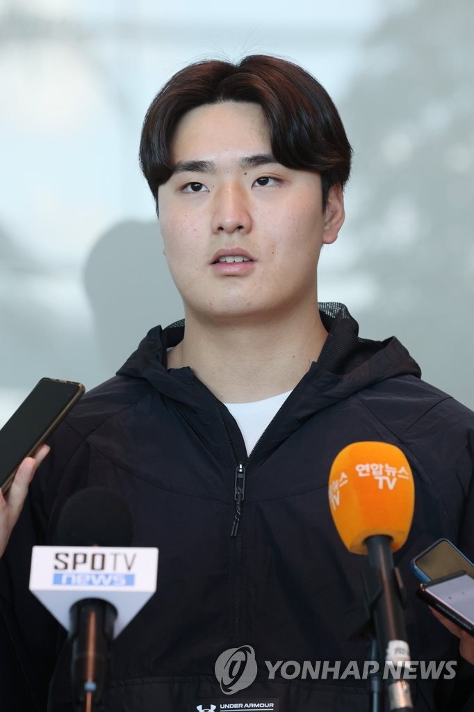 Pirates recruit S. Korean pitcher Shim Jun-seok