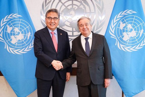 وزير الخارجية يجتمع مع الأمين العام للأمم المتحدة
