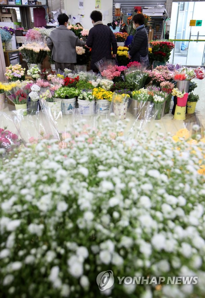 '향기있는 꽃시장' 다가온 졸업시즌