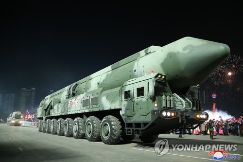 북한, 건군절 75주년 야간열병식에 '고체 ICBM' 추청 신무기 등장