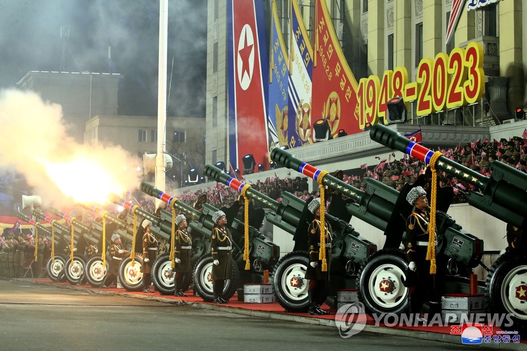 北朝鮮の軍事パレード　韓国大統領室「当局が注視」