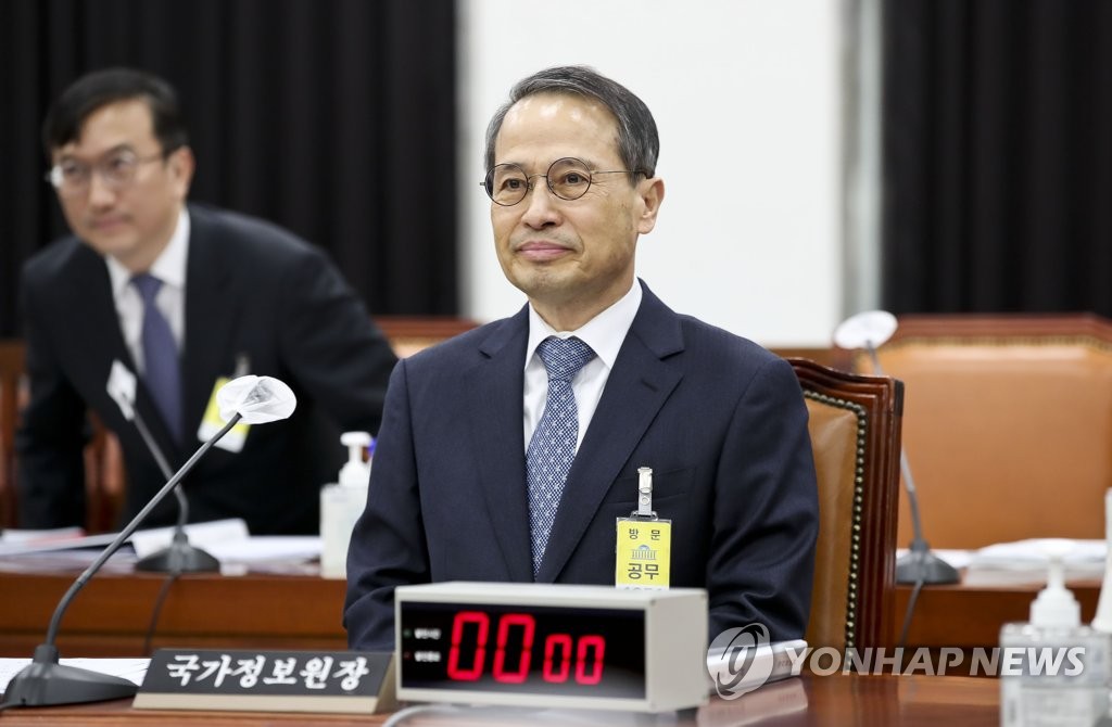 El director del Servicio de Inteligencia Nacional, Kim Kyou-hyun, asiste a una reunión del comité de inteligencia parlamentario, el 7 de marzo de 2023, en Seúl. (Prohibida su reventa y archivo)