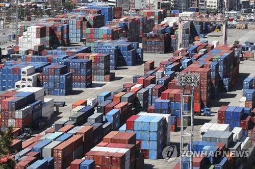 (LEAD) Tokyo lève les restrictions à l'exportation de 3 produits vers la Corée du Sud