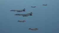 米戦略爆撃機Ｂ１Ｂ　朝鮮半島に展開＝７年ぶり精密誘導弾投下訓練