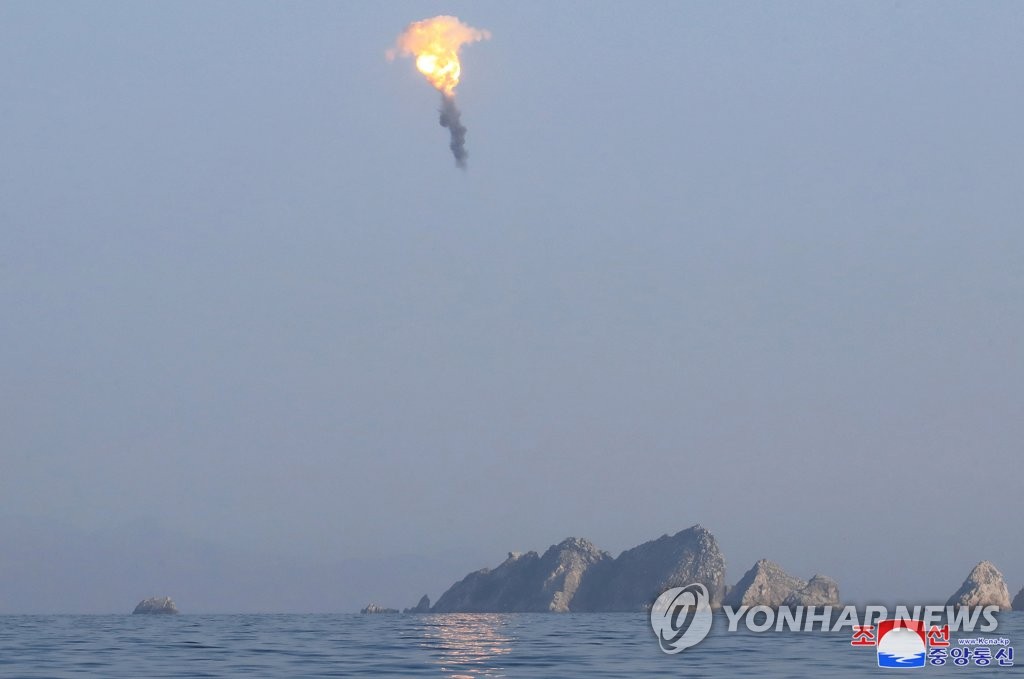 北朝鮮の朝鮮中央通信は２８日、「核空中爆発打撃」方式のミサイル射撃訓練を２７日に実施したと明らかにした＝（聯合ニュース）≪転載・転用禁止≫