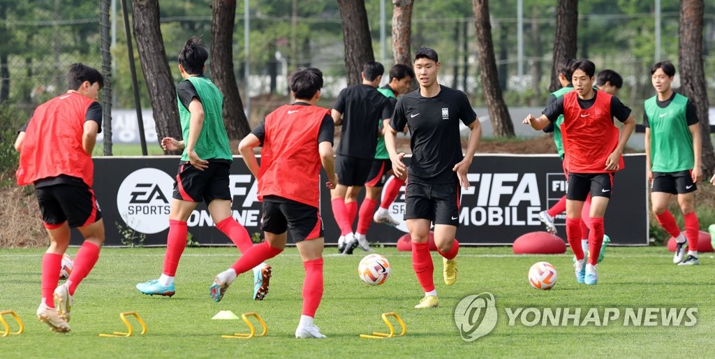 러닝으로 몸 푸는 U-20 축구대표팀