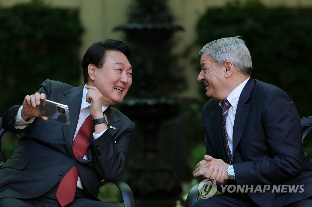 مصادر: الرئيس التنفيذي لنتفليكس يزور كوريا خلال الشهر الجاري