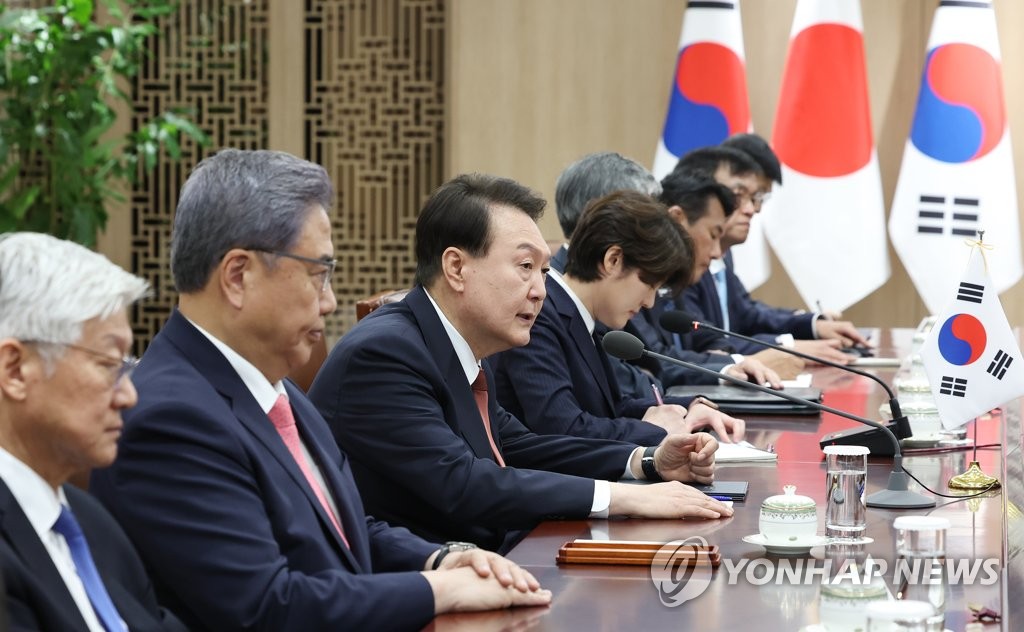 首脳会談で発言する尹大統領＝７日、ソウル（聯合ニュース）