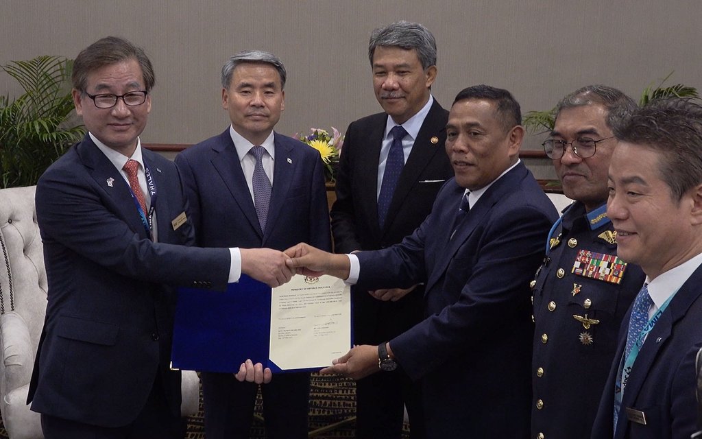 马来西亚签署购买18架FA-50战斗机的合同| 韩联社