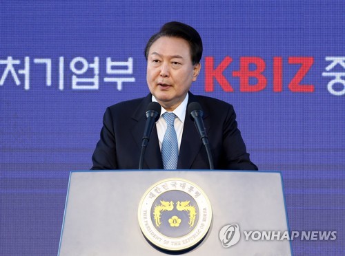 尹지지율 36%…'김남국 사퇴' 60%, '日시찰단 도움안돼' 53%[NBS]