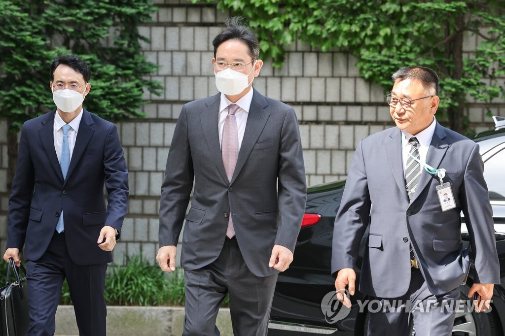 El presidente de Samsung llega al tribunal