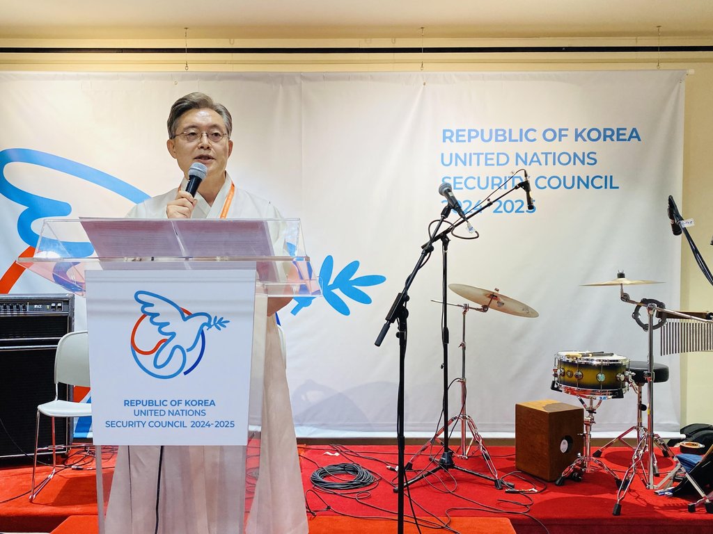 Hwang Joon-kook, South Korea's ambassador to the United Nations, delivers a speech at a campaign reception for South Korea's candidacy for the U.N. Security Council held in New York on June 5, 2023. (Yonhap)