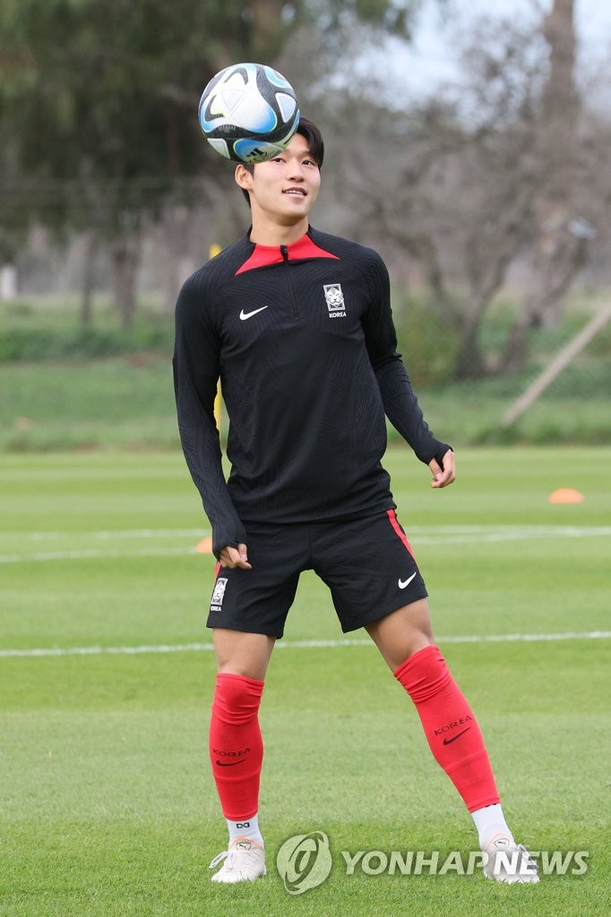 South Korean midfielder Bae Jun-ho trains for the FIFA U-20 World Cup at Estancia Chica training complex in La Plata, Argentina, on June 10, 2023. (Yonhap)