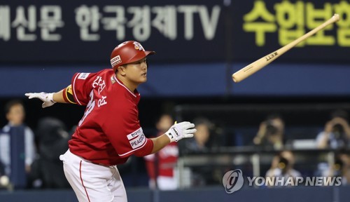 1위 SSG, 두산 3연전 싹쓸이…강진성 4안타 맹타
