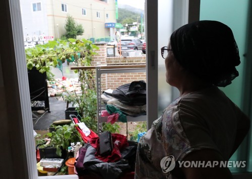 [르포] 복구작업 중 다시 내리는 비에 '망연자실'