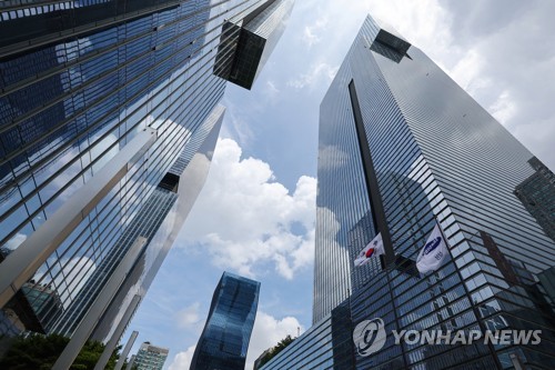 أكبر 300 شركة في كوريا الجنوبية تشهد انخفاضا في قوتها العاملة في النصف الأول وسط الركود الاقتصادي