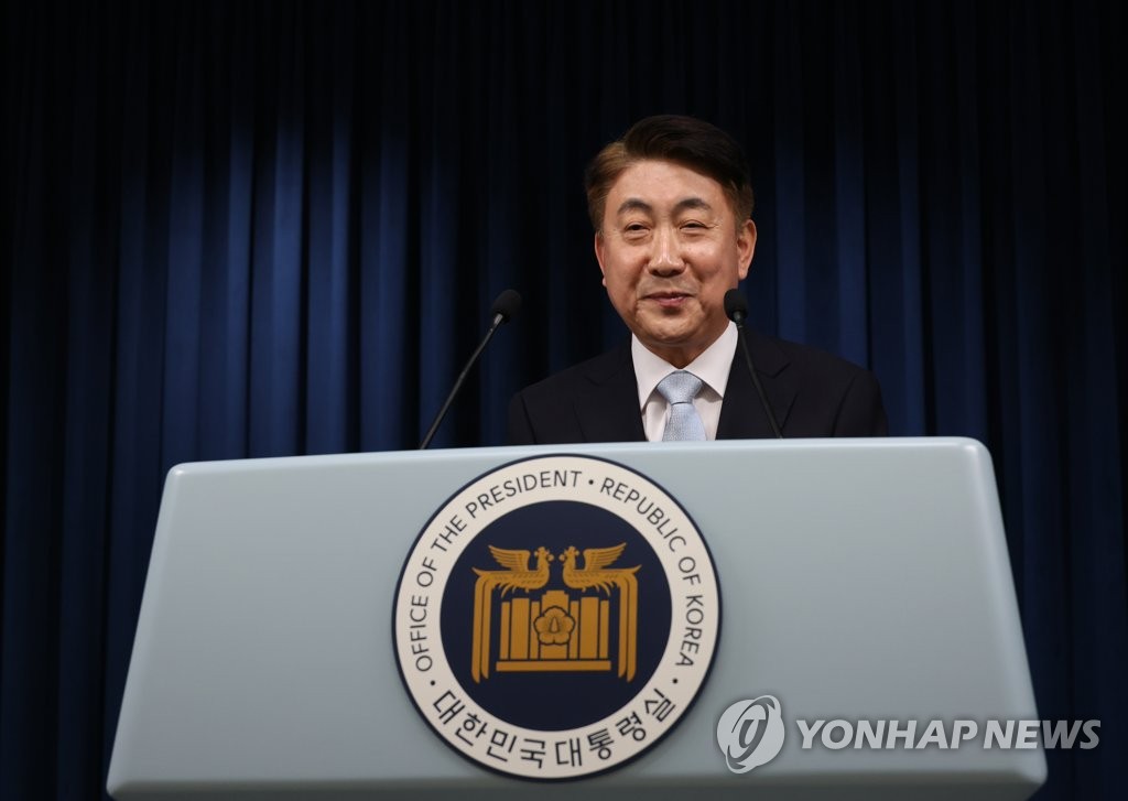 "이동관 배우자 인사청탁 의혹 사실무근…필요시 법적 대응"