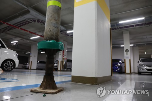 잭서포트 설치된 주차장