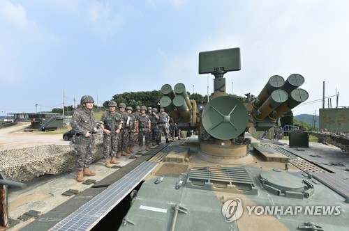 합참의장 "적 무인기 반드시 격추"…최전방 방공진지 점검