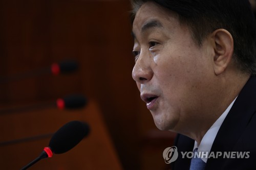 野 "자격 미달 이동관 사퇴해야"…與 "임명해 방송 정상화"
