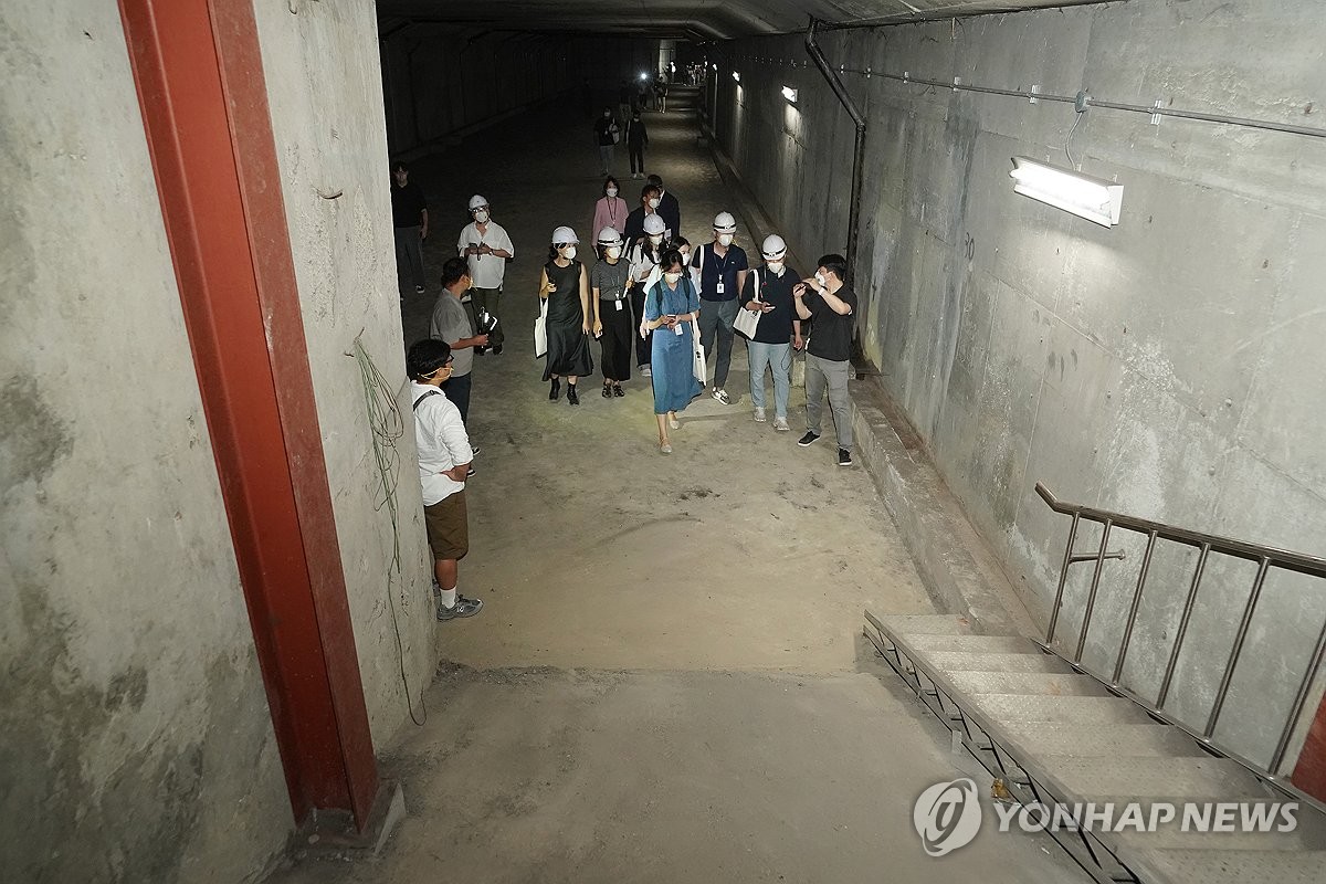 서울광장 지하 숨겨진공간 40년만에 공개