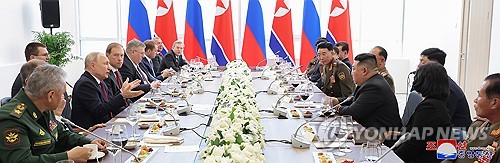 Des sanctions visent 10 personnes et 2 institutions liées à l'accord de ventes d'armes avec la Russie